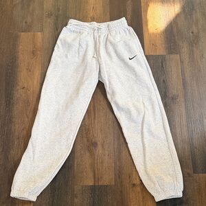 Women’s Nike XS grey sweatpants
